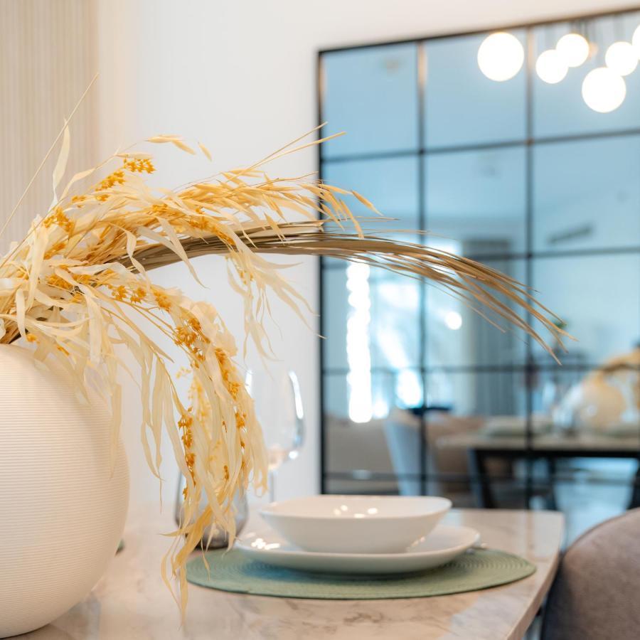 Higuests - Elegant Apt With Terrace Minutes From Burj Khalifa Dubai Esterno foto